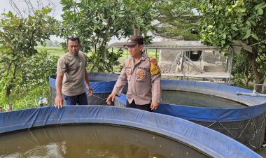 Bhabinkamtibmas-Tanjungsari-Dukung-Warga-Budidaya-Lele-untuk-Swasembada-Pangan-Mandiri