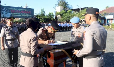 Kapolresta-Sidoarjo-Pimpin-Sertijab-Wakapolresta-Sidoarjo