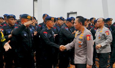 Kunjungi-Mako-Brimob-Kwitang,-Kapolri-Beri-Apresiasi-dan-Perkuat-Motivasi
