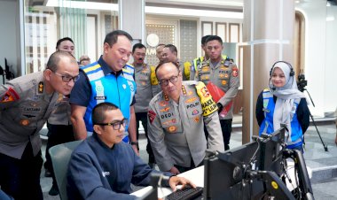 Wakapolri-Pantau-Arus-Balik-Nataru-di-Command-Center-Tol-Jasa-Marga-Jatiasih
