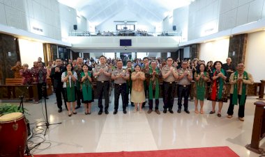 Wakapolda-Jatim-Gelar-Minggu-Kasih-di-GKJW-Waru-Sidoarjo,-Ingatkan-Bahaya-Hoaks-dan-Bullying