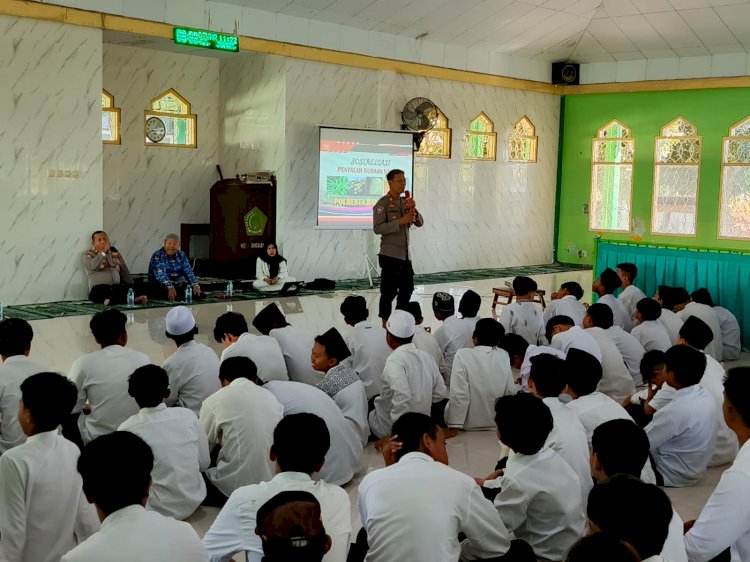 Peringati Hardiknas Polresta Banyuwangi Goes to School Gelar Binluh